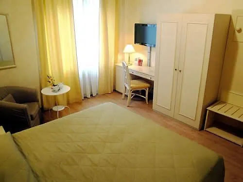 La Capannina Otel Cenova